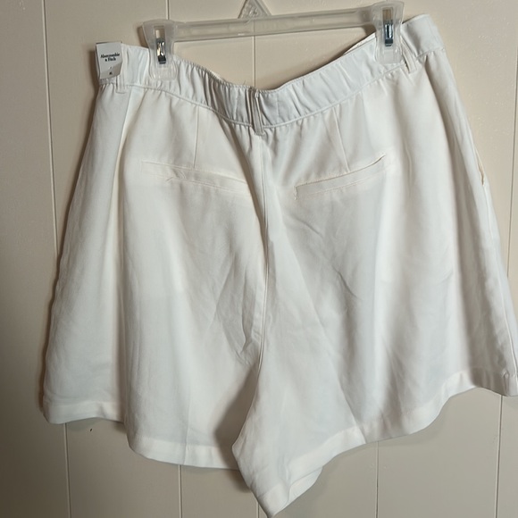 Abercrombie & Fitch dress shorts - Picture 2 of 3